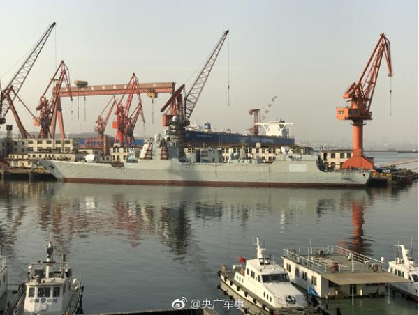 Dalian shipyard 052D construction status exposure: has been launched for outfitting